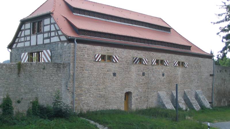  Zehntscheune-Teil der Burg Außenansicht 
